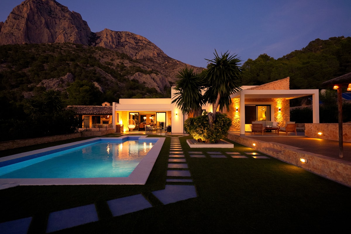 Standalone villa